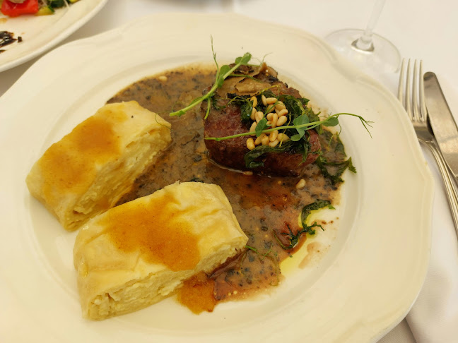 stalca pri vodniku - Gastronomija in gostinstvo