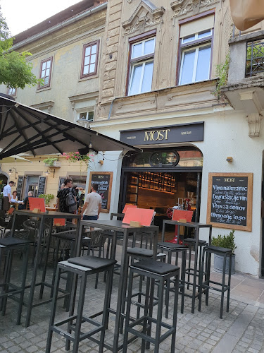 Bar Lockal - Gastronomija in gostinstvo