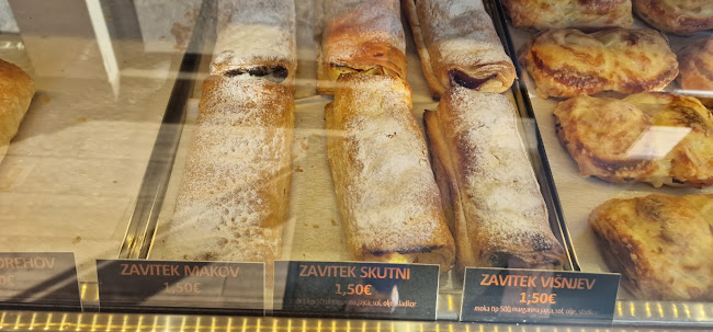 Opinii despre Stara Pekarna Kruhek PE Lavrica în Škofljica - Gastronomija in gostinstvo