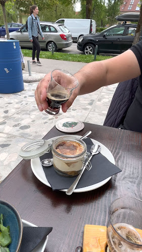 Grudnovo nabrežje 15, 1000 Ljubljana