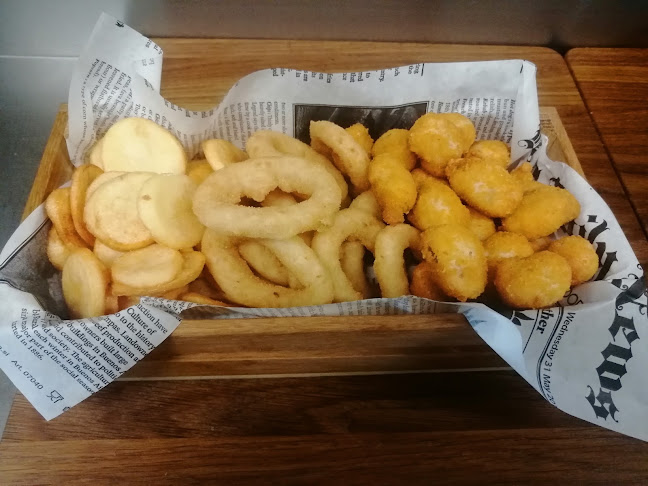 Luštn' pod lipo, Simon Šturm, S. P. - Gastronomija in gostinstvo