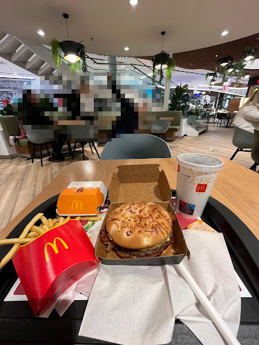 Opinii despre McDonald's Supernova Rudnik în Ljubljana - Gastronomija in gostinstvo