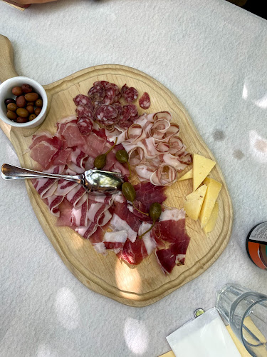 Gostilna Kraški rob - Gastronomija in gostinstvo