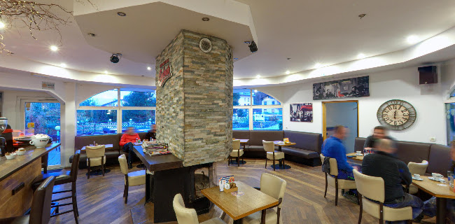 Pavilion Cafee Bar - Gastronomija in gostinstvo