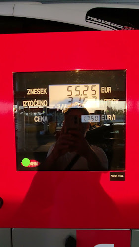 Opinii despre Marché Obrežje Mokrice în Jesenice na Dolenjskem - Gastronomija in gostinstvo