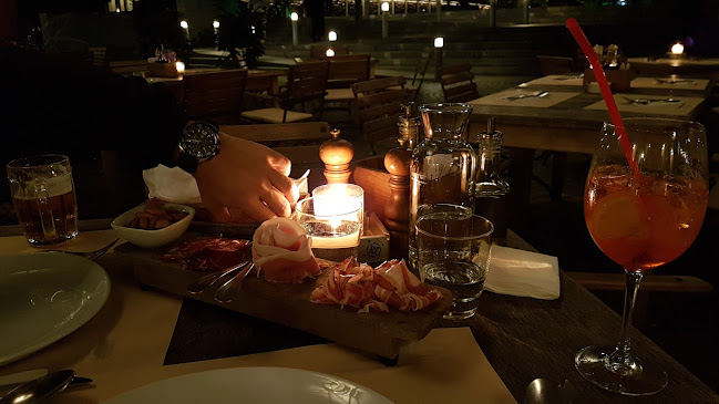 Petkovškovo nabrežje 21, 1000 Ljubljana