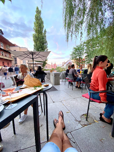 Comentarii opinii despre Dvorni Bar