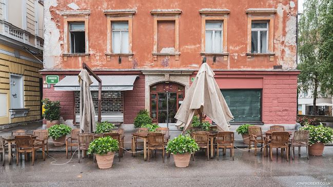 Ljubljanski dvor - Gastronomija in gostinstvo
