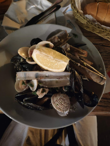 Ribic Baja - Gastronomija in gostinstvo