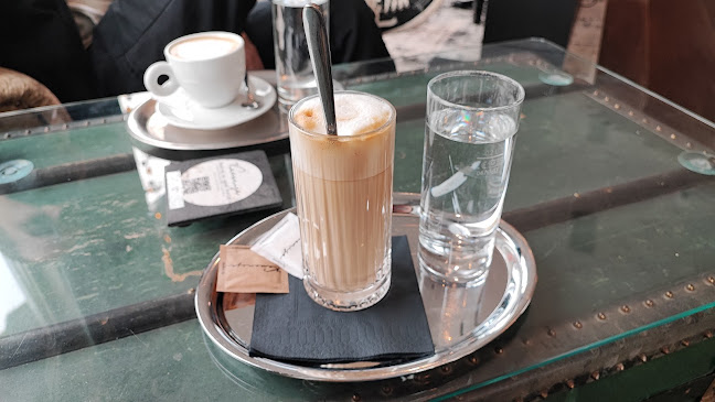 Kavenija - Gastronomija in gostinstvo