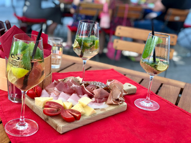 Kodila Gourmet & Bistro Market