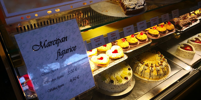 Slaščičarna in kavarna Viki, Simon Viktor Ocvirk s.p.