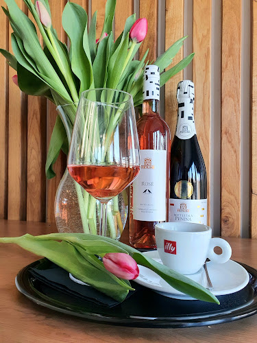 Bum bar - Gastronomija in gostinstvo