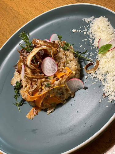 Gostilna Na Hofu - Gastronomija in gostinstvo