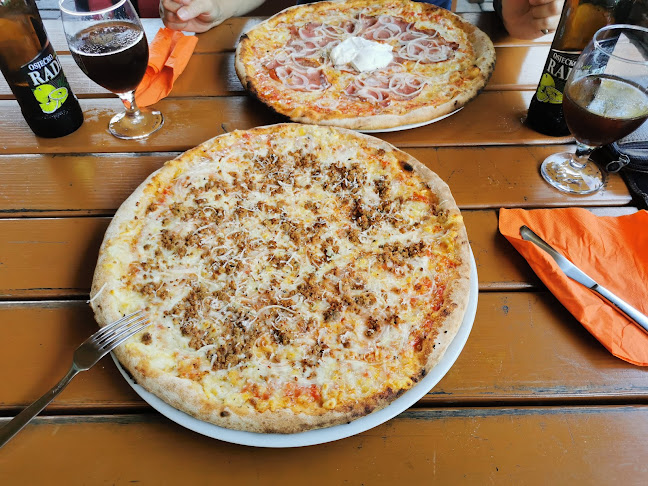 Opinii despre Picerija Strgar, Zlatka Strgar S.P. în Črnomelj - Gastronomija in gostinstvo