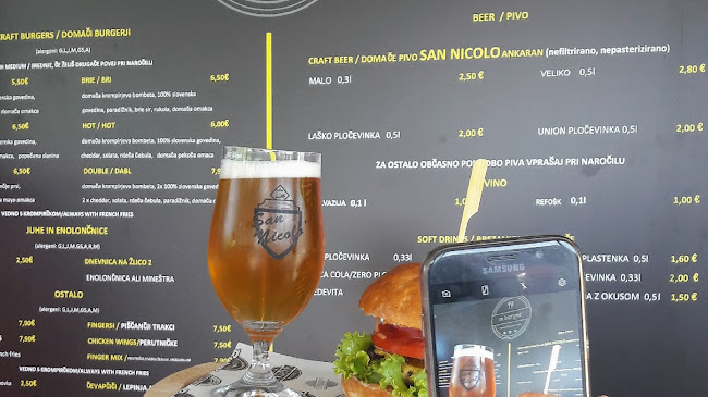 Comentarii opinii despre m burger