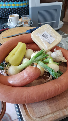 Kruhek Sevnica, proizvodnja kruha, svežega peciva in slaščic, d.o.o. - Gastronomija in gostinstvo