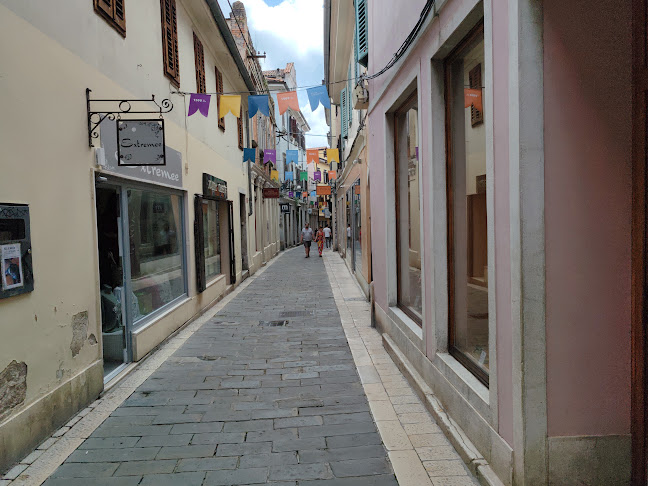 Comentarii opinii despre Bar Cameral