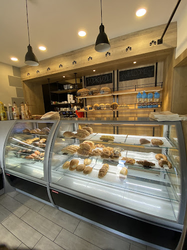 Hitri Kruhek - Pekarna - Gastronomija in gostinstvo