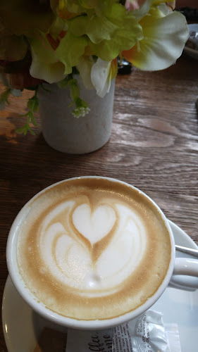 Opinii despre Kavarna Mango în Ljubljana - Gastronomija in gostinstvo