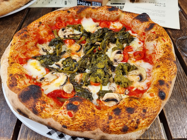 Opinii despre Šmeks lounge bar Radovljica în Radovljica - Gastronomija in gostinstvo