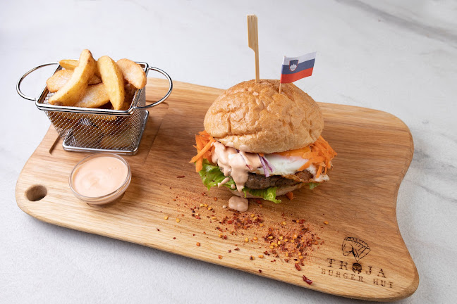 Dolenjska cesta 11, 1000 Ljubljana