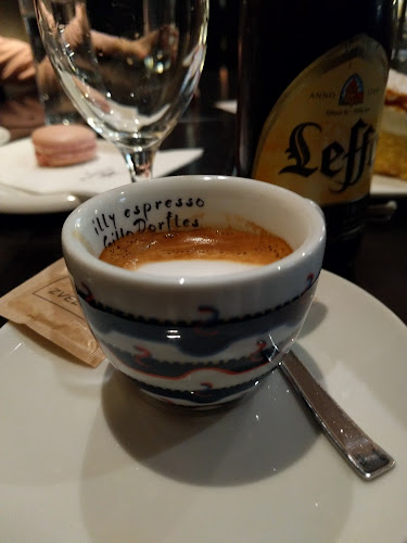 Kavarna Zvezda - Gastronomija in gostinstvo