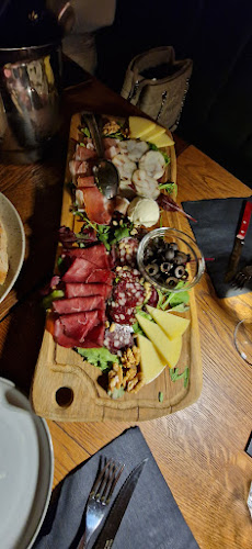 The Place. Good Food & Music. - Gastronomija in gostinstvo