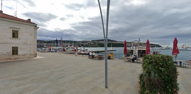 Stella Maris - ribja kantina in bar