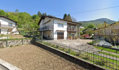 Peka tort in peciva, sladkoba do roba, Jerneja Šajn, S. P.