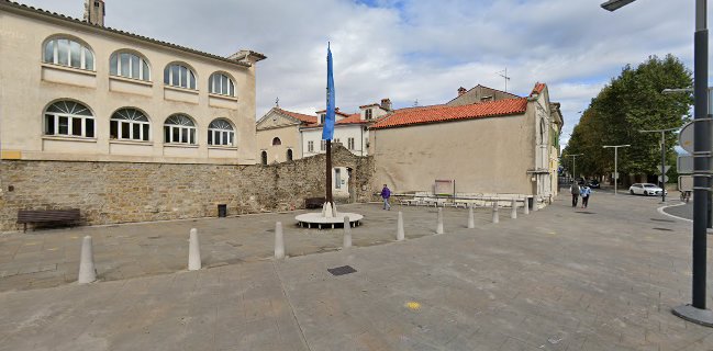 Picerija pri vodnjaku