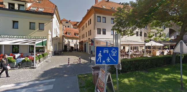 Makava coffee & lounge bar